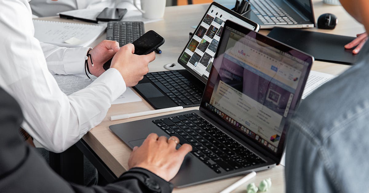 西部数码实名账号：利用短信提高企业的效益