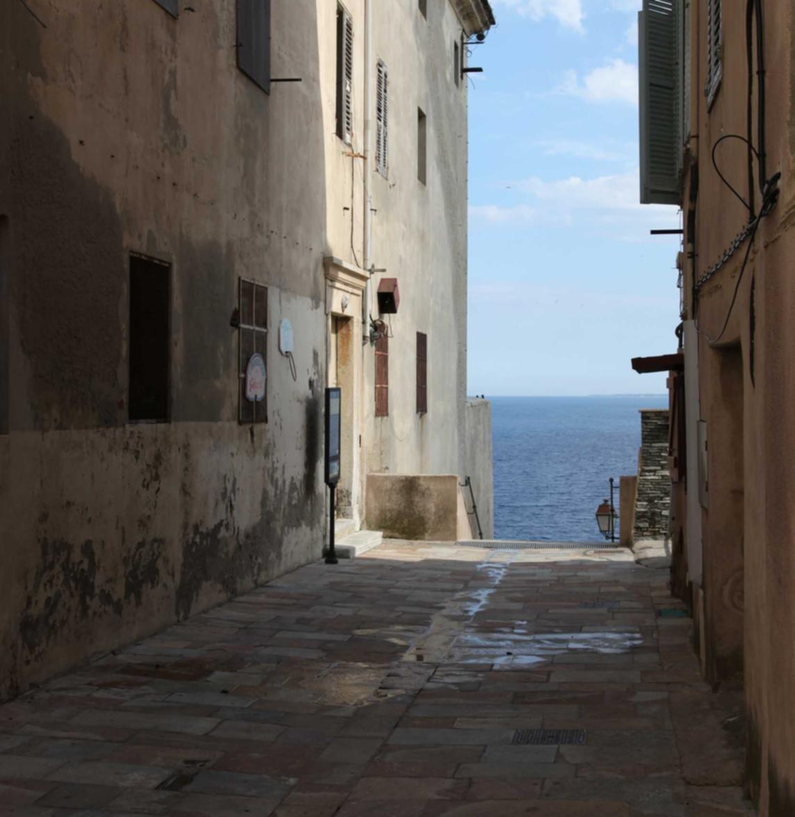 最强短信在线轰炸系统源码实名账号:流量卡的增值服务和精准项目对比